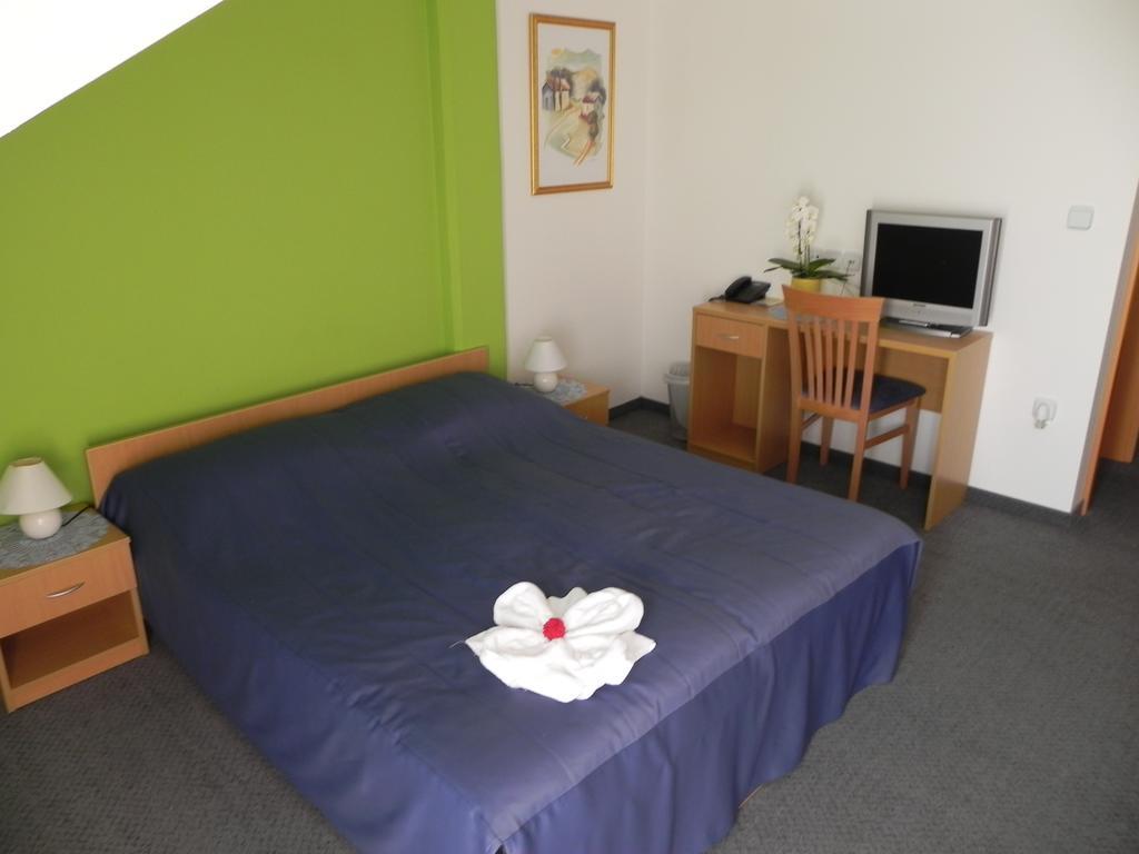 Motel Majolka Ptuj Room photo